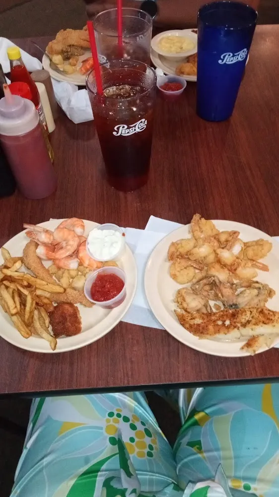 First Time Having Cat Fish I ACTU Like and Frog Legs Ally